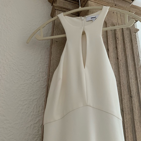 NWT LIKELY x REVOLVE Elston Creamy White Keyhole Halter Neck Slit Maxi Dress 4 - Picture 5 of 16